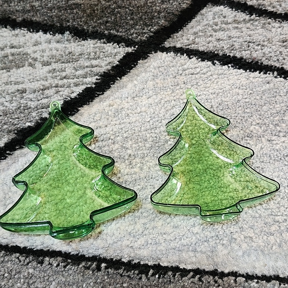 VINTAGE FILLABLE GREEN PLASTIC CHRISTMAS TREE SHAPED ORNAMENTS PRICE FIRM - Picture 5 of 9